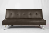 O couro da sala de visitas retira o sofá que chapeia os pés ergonômicos para o espaço de salvamento