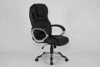 Cadeira de couro executiva preta ergonômica do escritório confortável com parte traseira da elevação